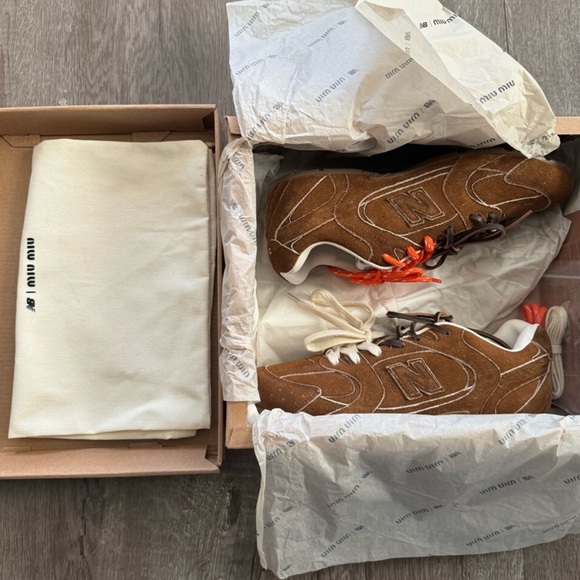 New Balance x Miu Miu 530 ‘Cinnamon’ - Picture 2 of 2